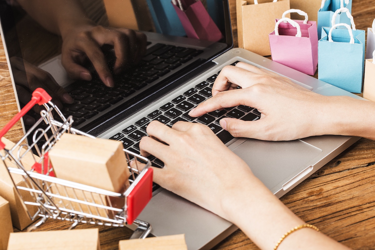 Alojamiento web para una tienda online, carrito checkout